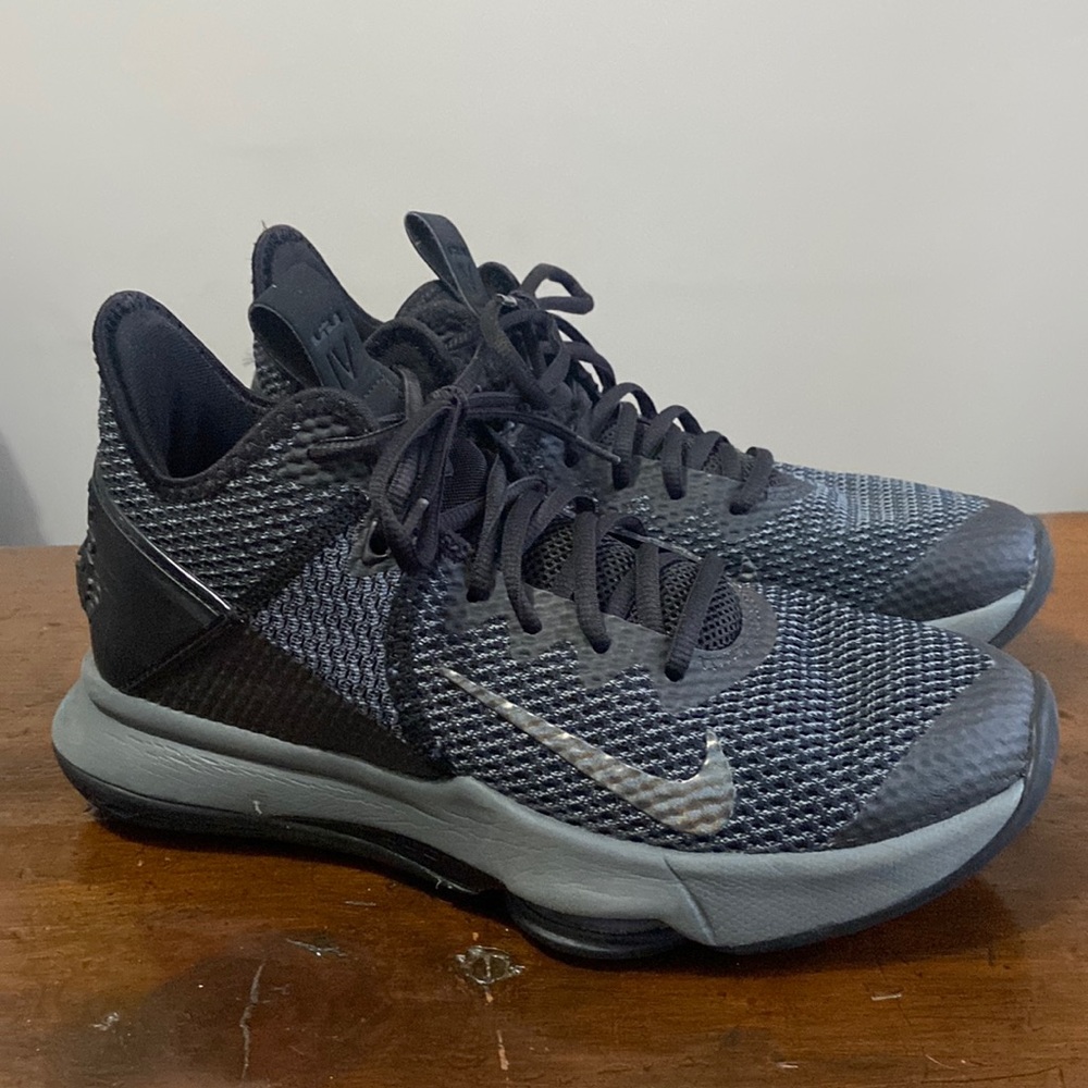Nike Lebron Witness 4 Shoes Men’s Size 7